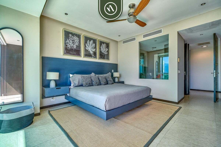 Room 2, Luxury Oceanfront 2BR Condo With Private Balcony