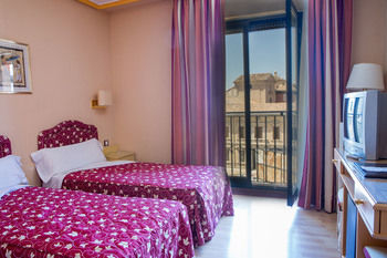 Others 3, Tibur Hotel, Zaragoza