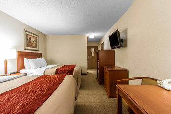 Others 5, The Inn&Suites Omaha near ZOO, Douglas