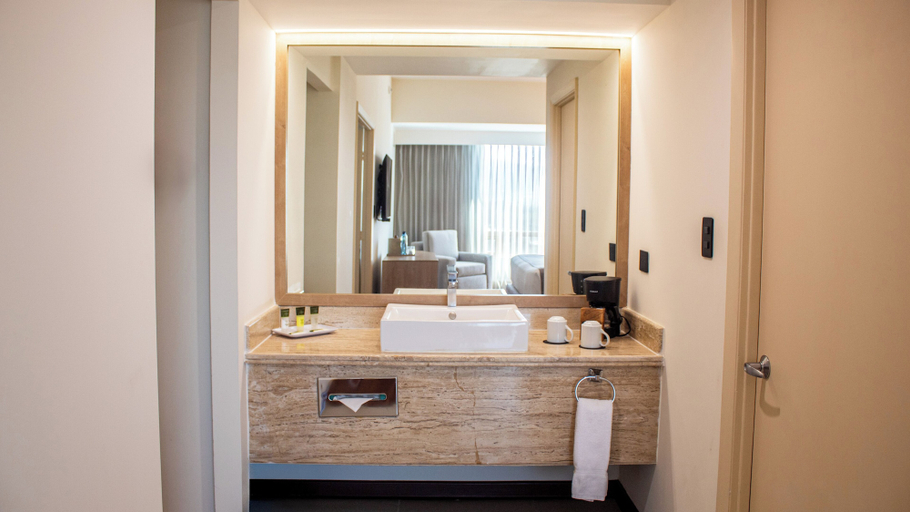 Bathroom 4, Clarion Suites Guatemala City, ZONA 10