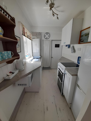 Kitchen 5, Pavilion Cottage Next to Gorleston Beach, Norfolk