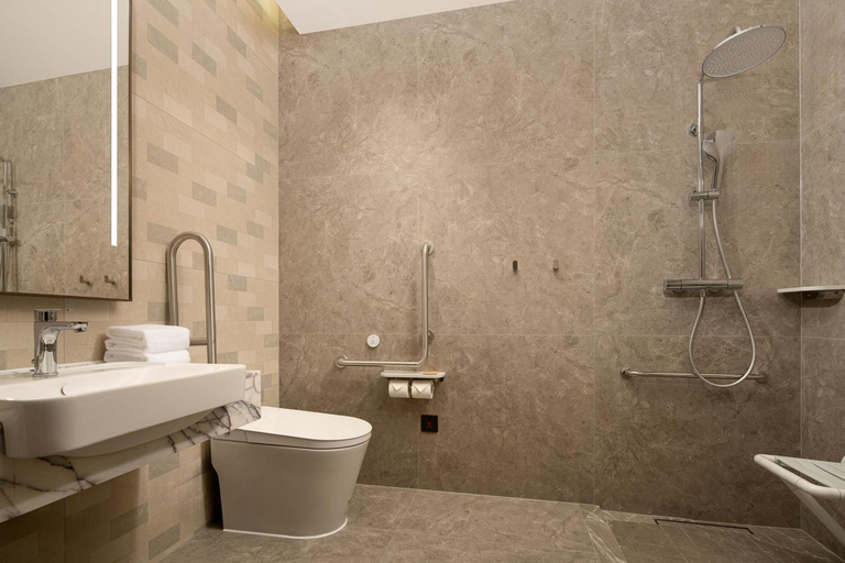 Bathroom 3, Hilton Garden Inn Shanwei Luhe, Shanwei