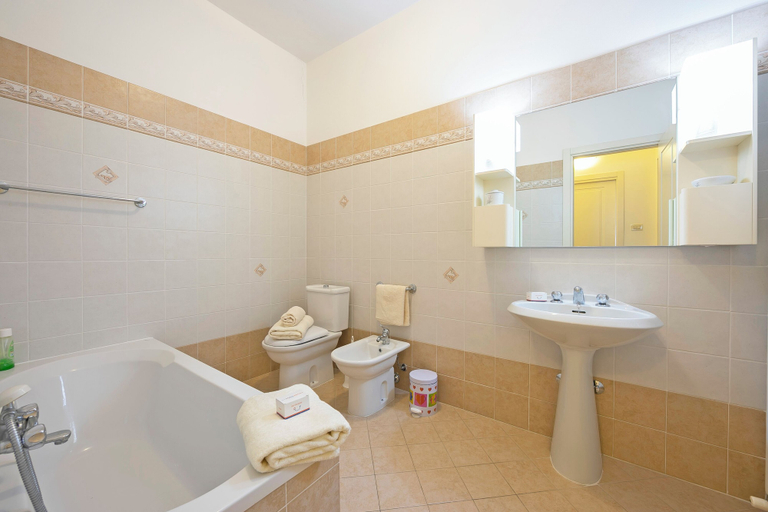 Bathroom 5, Angela -terrace & Beautiful View Lake, Brescia