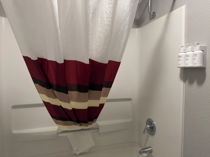 Bathroom 5, Americas Best Value Inn Cabot, Lonoke