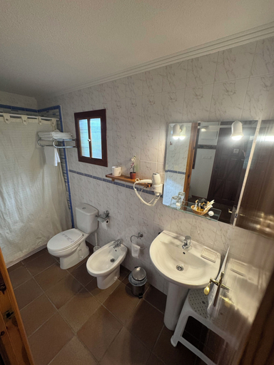 Bathroom 3, La Cerca Del Alcornoque, Cáceres