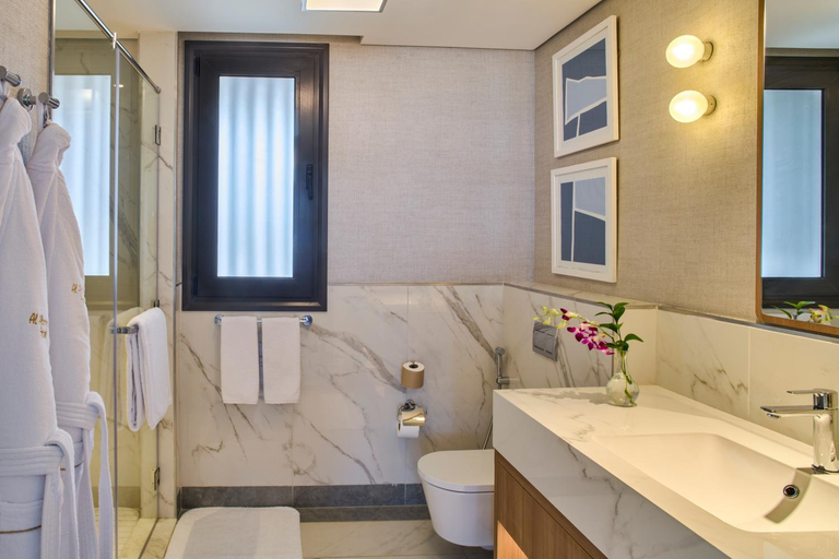 Bathroom 5, Al Alamein Hotel, El Alamein