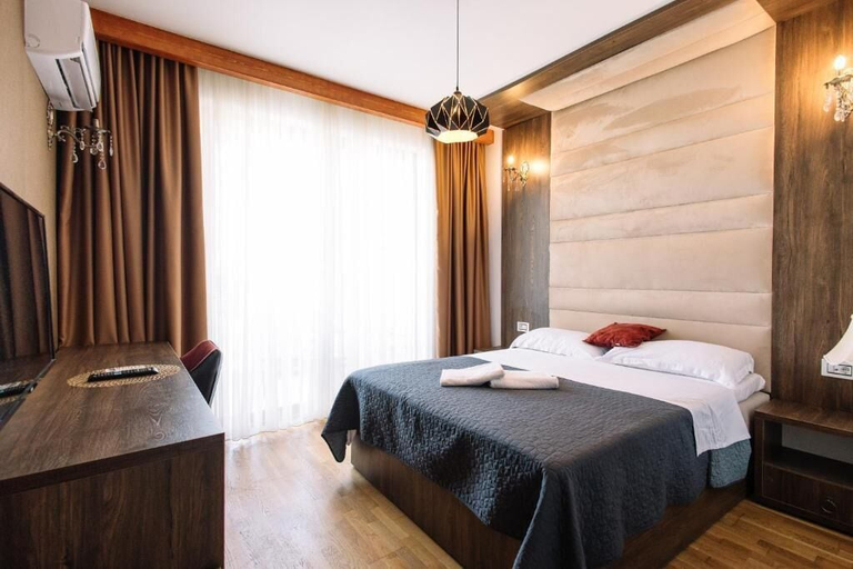 Room 4, Hotel Platinum Lux