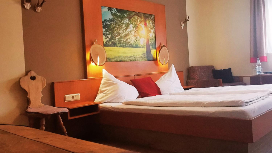 Bedroom 3, Gasthaus Hotel Drei Lilien, Main-Tauber-Kreis