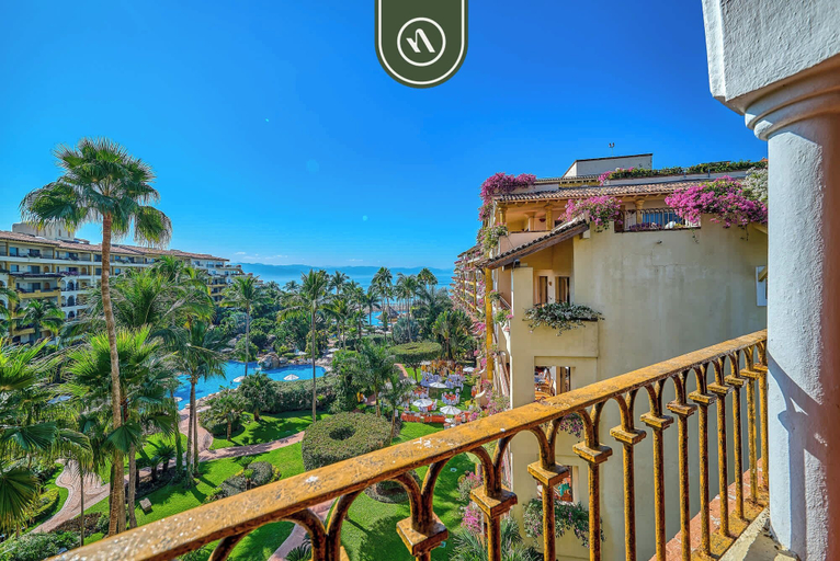 View from room 2, Beachfront 2 BR Condo - Beach - Pools - Tennis, Puerto Vallarta