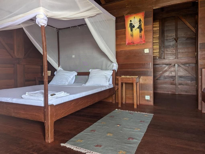 Room 1, Les Paillottes de Babaomby, Diana