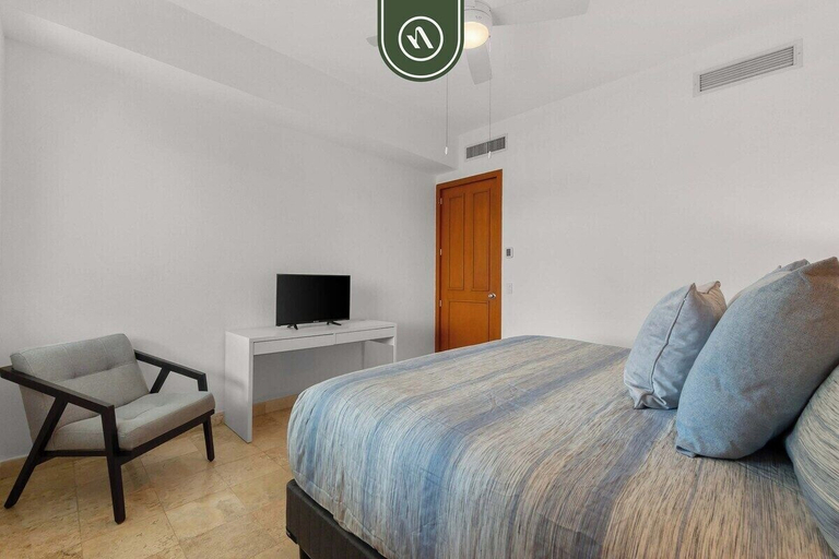 Room 4, Stylish 2 BR Condo - Pools - Golf - Membership, Puerto Vallarta
