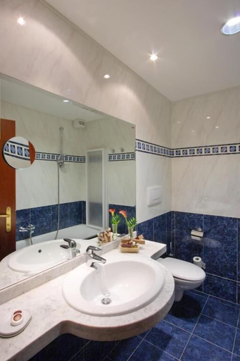 Bathroom 5, Hotel Centro Benessere Gardel, Udine