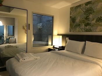 Others 3, Somewhere to Escape - Hometel, Bang Rak