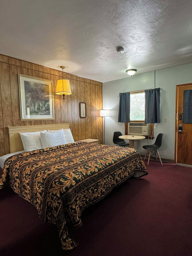 Others 5, Hillcrest Motel, Norton