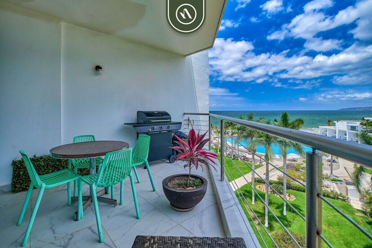 BBQ/picnic area 4, Oceanview 2 BR Condo - Beachclub - Pool - Ocean, Compostela