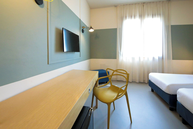 Bedroom 4, B&B HOTEL Mantova Cristallo, Mantua