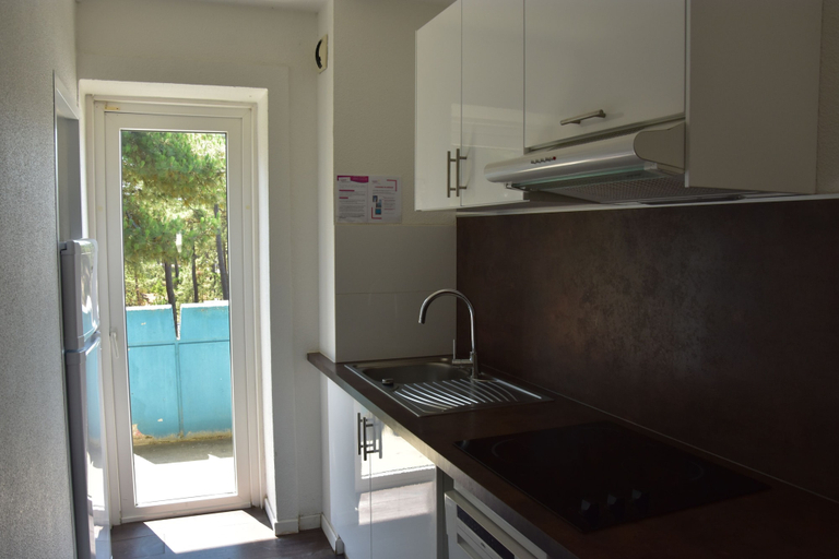 Private kitchen 4, Village vacances Cévéo Les Dunes Carcans, Gironde