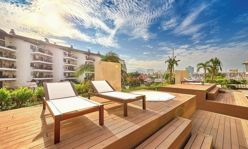 Terrace/patio 5, Luxury 2BR Condo in Marina - Pool - Zen Rooftop, Puerto Vallarta