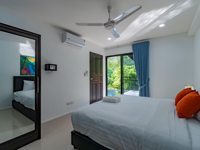 3, Luxurious Villa with Private Pool and Stunning Views, Pulau Phuket