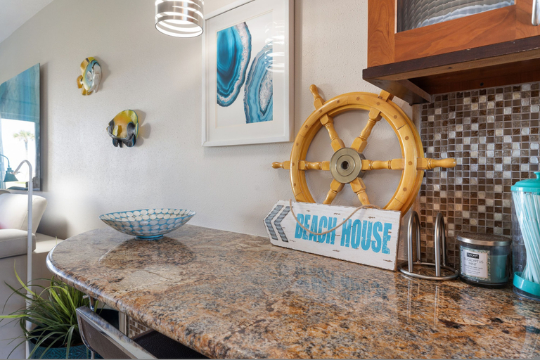 Room 2, Ocean View 2BR Ground Floor Condo NSB Surfside, Volusia