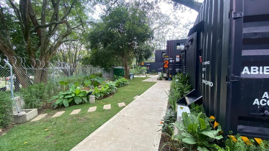 Property grounds 5, Hotel centro logistico del norte, Copacabana