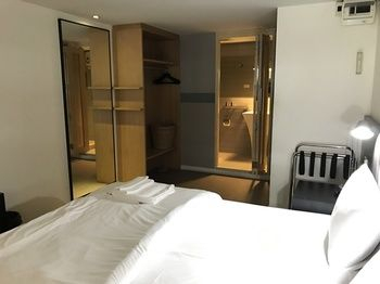 Others 5, Somewhere to Escape - Hometel, Bang Rak