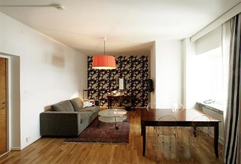 Others 3, Hotell Aston, Karlskrona
