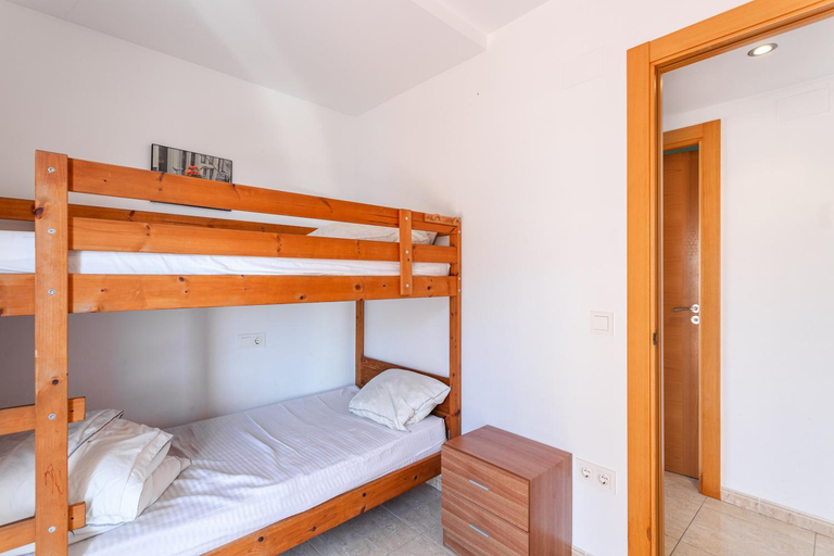 Bedroom 2, Apartment Rene Go2llolet, Girona