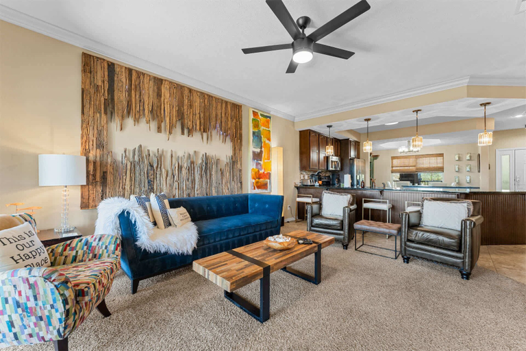 Living area 4, The Royal Overlook w/ Balcony, Taney