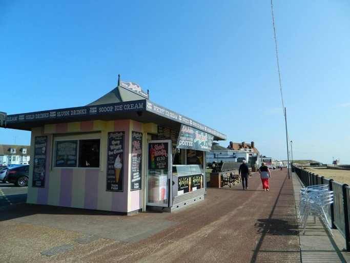 3, Pavilion Cottage Next to Gorleston Beach, Norfolk