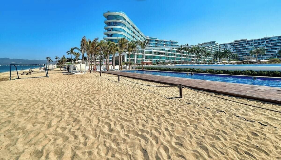 Beach 3, Oceanview 1 BR Condo - Private Beach - Pools, Compostela
