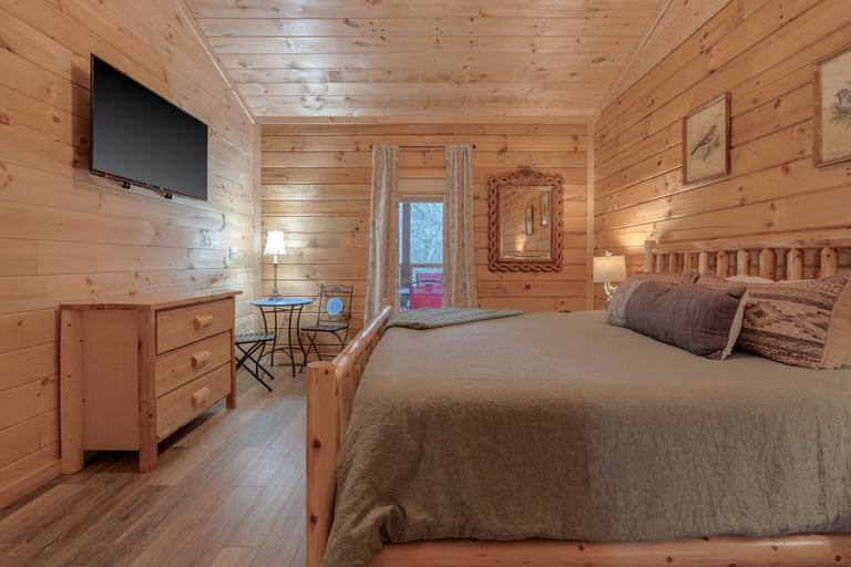 Room 4, 212 Misty Mountain View 4 Bedroom Cabin, Sevier