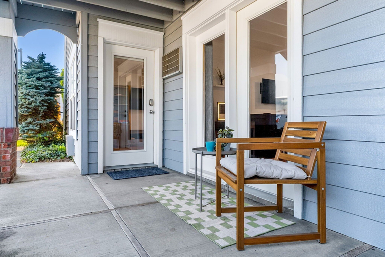 Terrace/patio 4, 08 Lodge 1 Bedroom Condo by RedAwning, Hood River