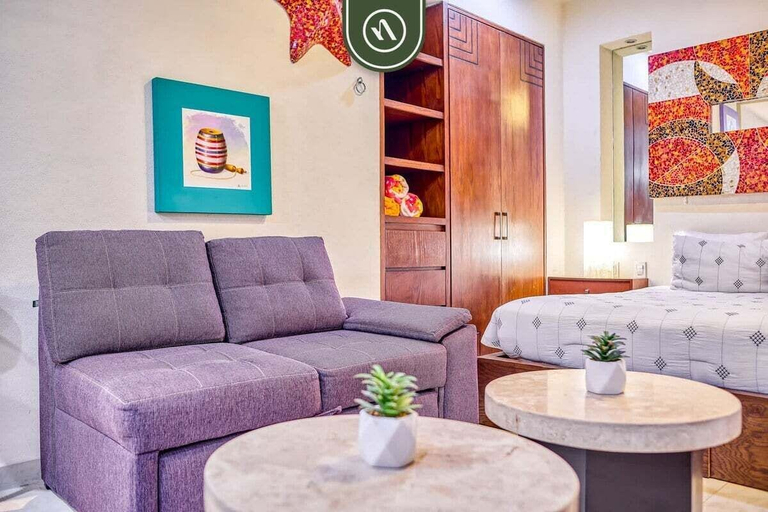 Room 5, Studio in Romantic Zone - Rooftop Pool - King Bed, Puerto Vallarta