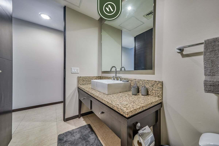 Bathroom 5, Luxury Oceanfront 2BR Condo With Private Balcony