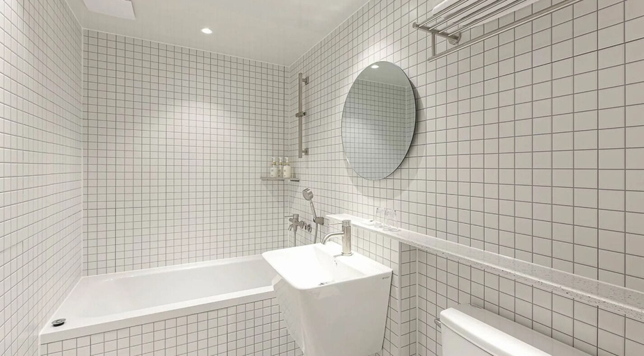 Bathroom 3, No25 Hotel Gumi, Gumi