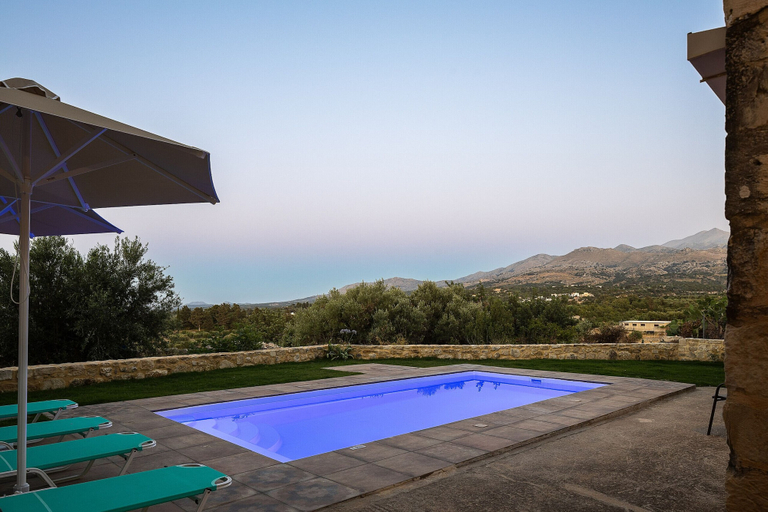 Pool 2, Laga 1577 Traditional Stonehouse, Crete