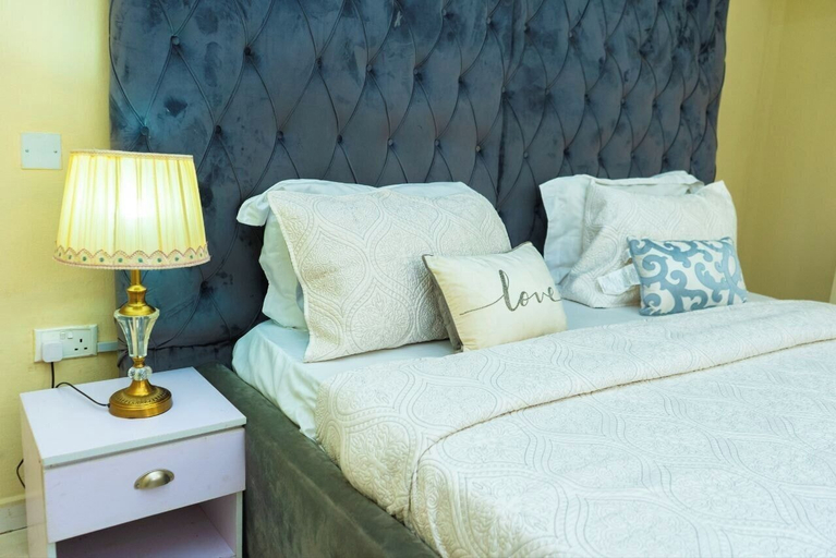 Room 4, 114 Luxury Apartments by Oragon Hotel, Ikeja