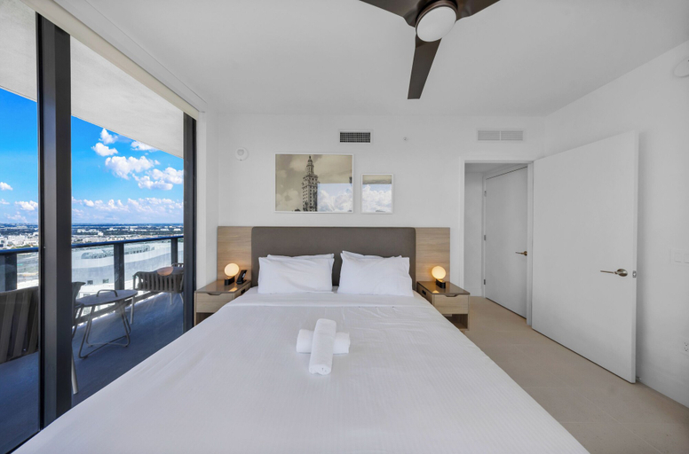 Room 2, Luxe 2-BD Condo in Downtown - City Views, Miami-Dade