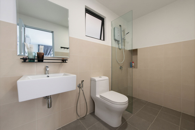 Bathroom 2, KL International Airport Residensi Arena, Sepang