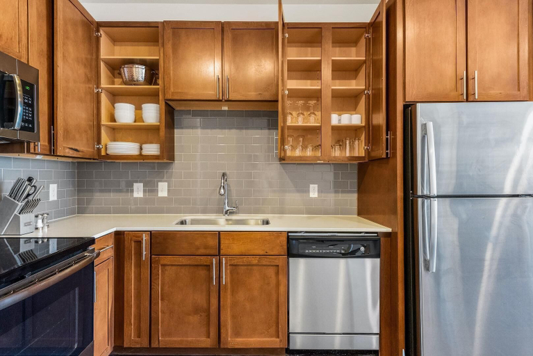 Private kitchen 3, Landing Apartments Humble near Sunset Ridge, Houston