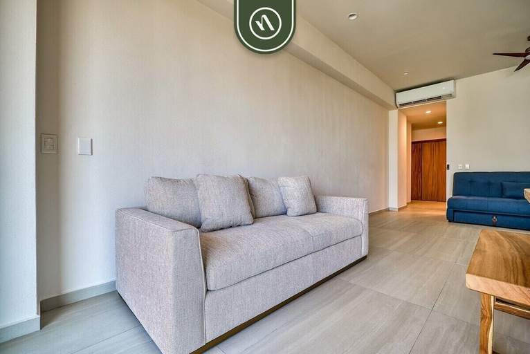 Living area 2, New 1 BR Condo With Amazing Rooftop Pool - Jacuzzi, Compostela