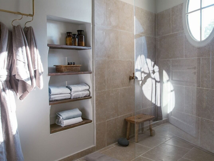 Bathroom 5, Domaine Les Martins, Vaucluse