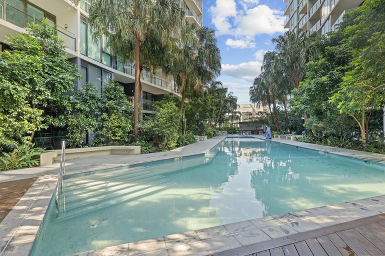 Others 1, Spacious Inner-city Apartment With Pool, Newstead