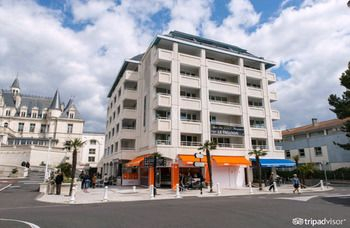 Others 2, Le Trianon Arcachon, Gironde