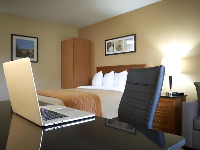 Bedroom 3, Comfort Inn (Pickering), Durham