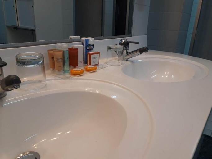 Bathroom 5, Gala Hotel Y Centro de Eventos, Valparaíso
