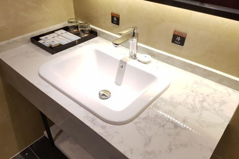 Bathroom 3, Yunti Hotel, Honghe Hani and Yi