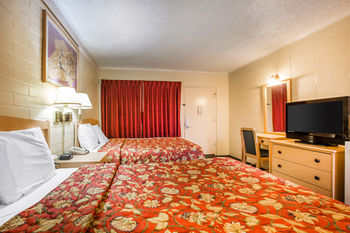 Others 3, Jefferson Inn, Siskiyou