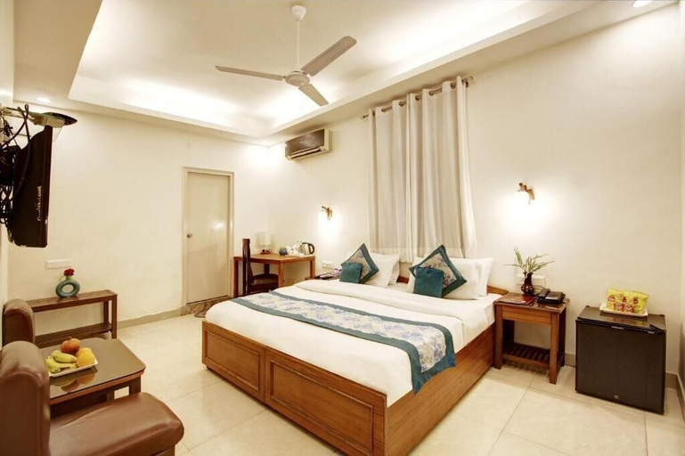 Others 4, Marks Hotel, Gautam Buddha Nagar